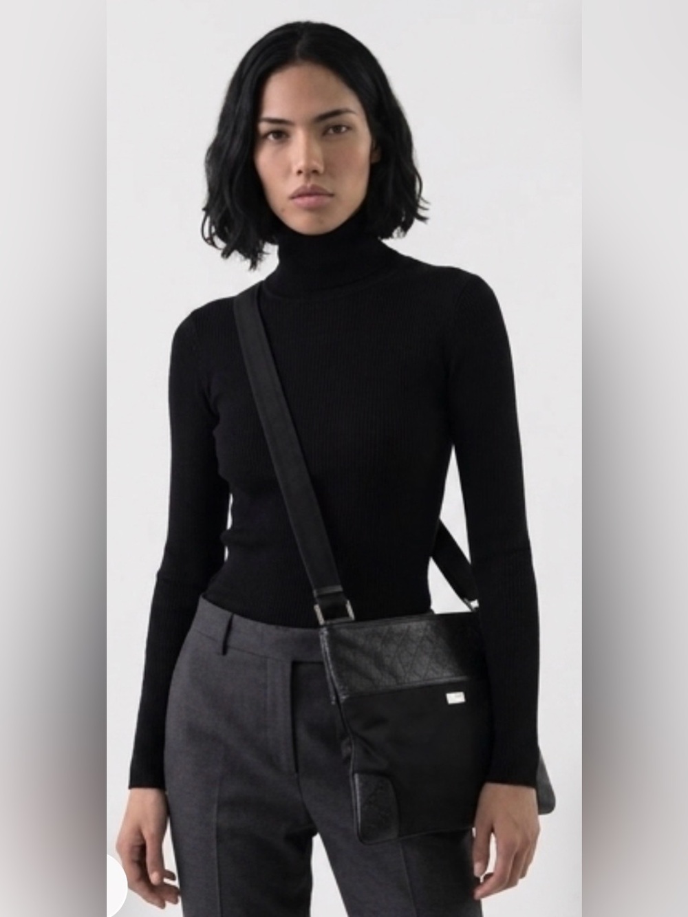 Luxury Gucci Guccissima Black Nylon Messenger Bag excellent condition